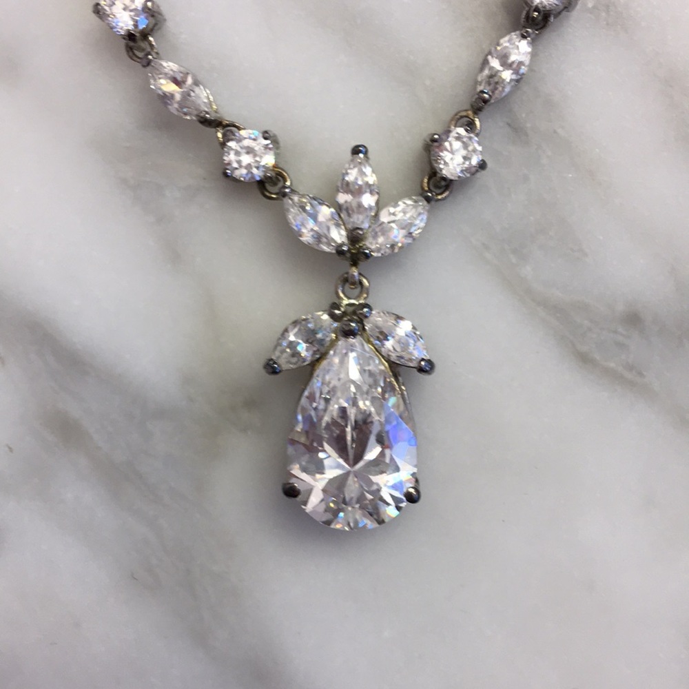Pear Shaped Crystal Pendant Necklace for Wedding or Prom